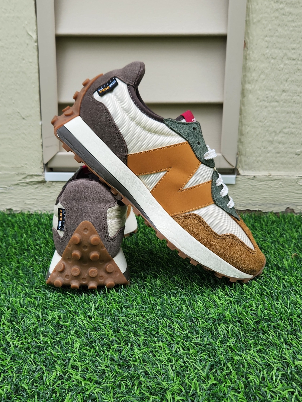 New Balance Men's Retro Trail Runner - Brown/Green/White Size 9.5